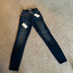 NWT Good American Jeans